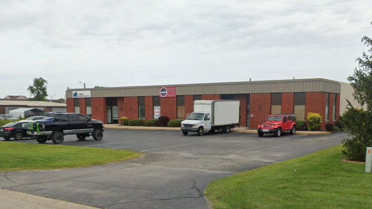 5208 Commerce Square Exterior