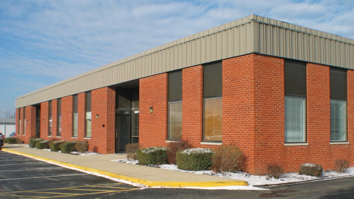 5208 Commerce Square Front