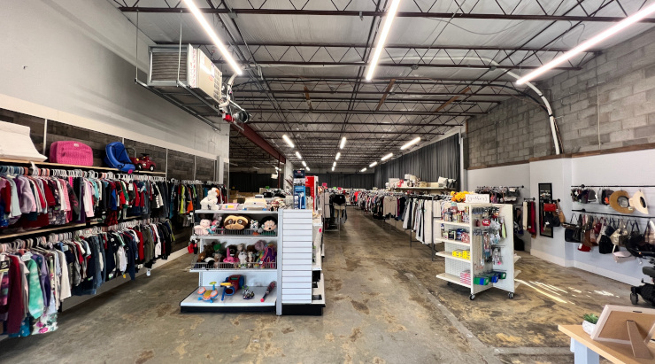 5208 Commerce Square Interior 1