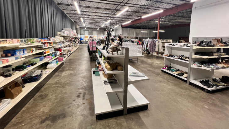 5208 Commerce Square Interior 2