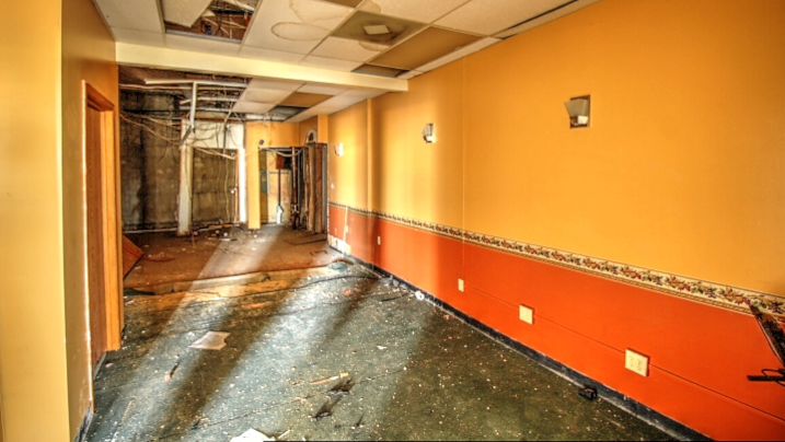 1515 South A Main Level Orange Room