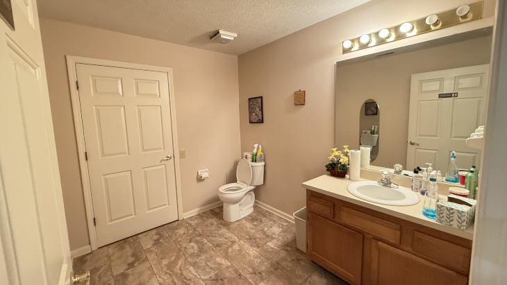 130 Fairway Lakes Interior 4