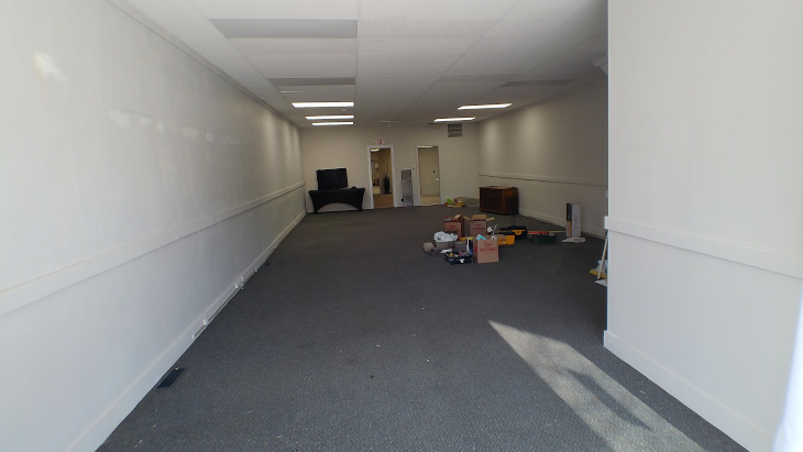 106 S Anderson St Elwood Frt Rm Face W