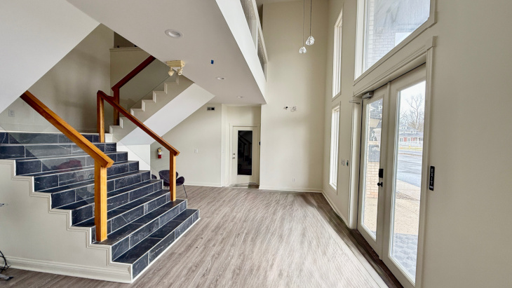 3802 W 96th St Indianapolis Carmel Lobby